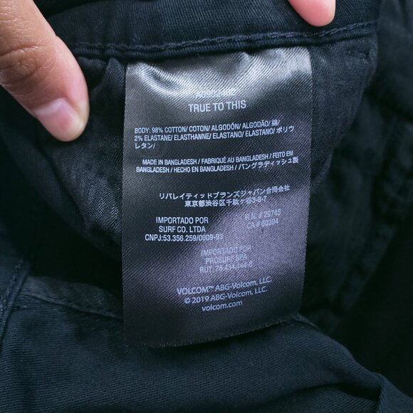 Volcom Black Y2K Punk Rock Skater Boy Chino Shorts Size 33 with Pockets - Picture 14 of 14